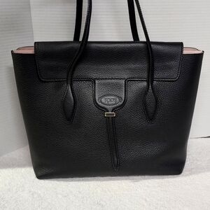 Tod's Joy Flap Tote In Black/Pink